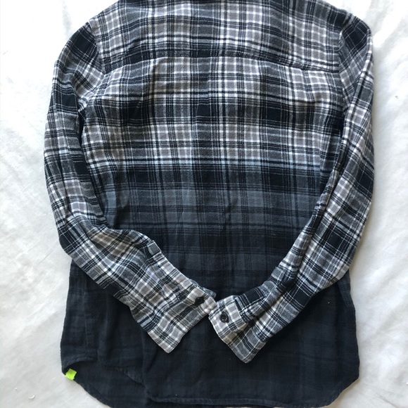 3/$13🌵Girl’s flannel shirt - Picture 3 of 4